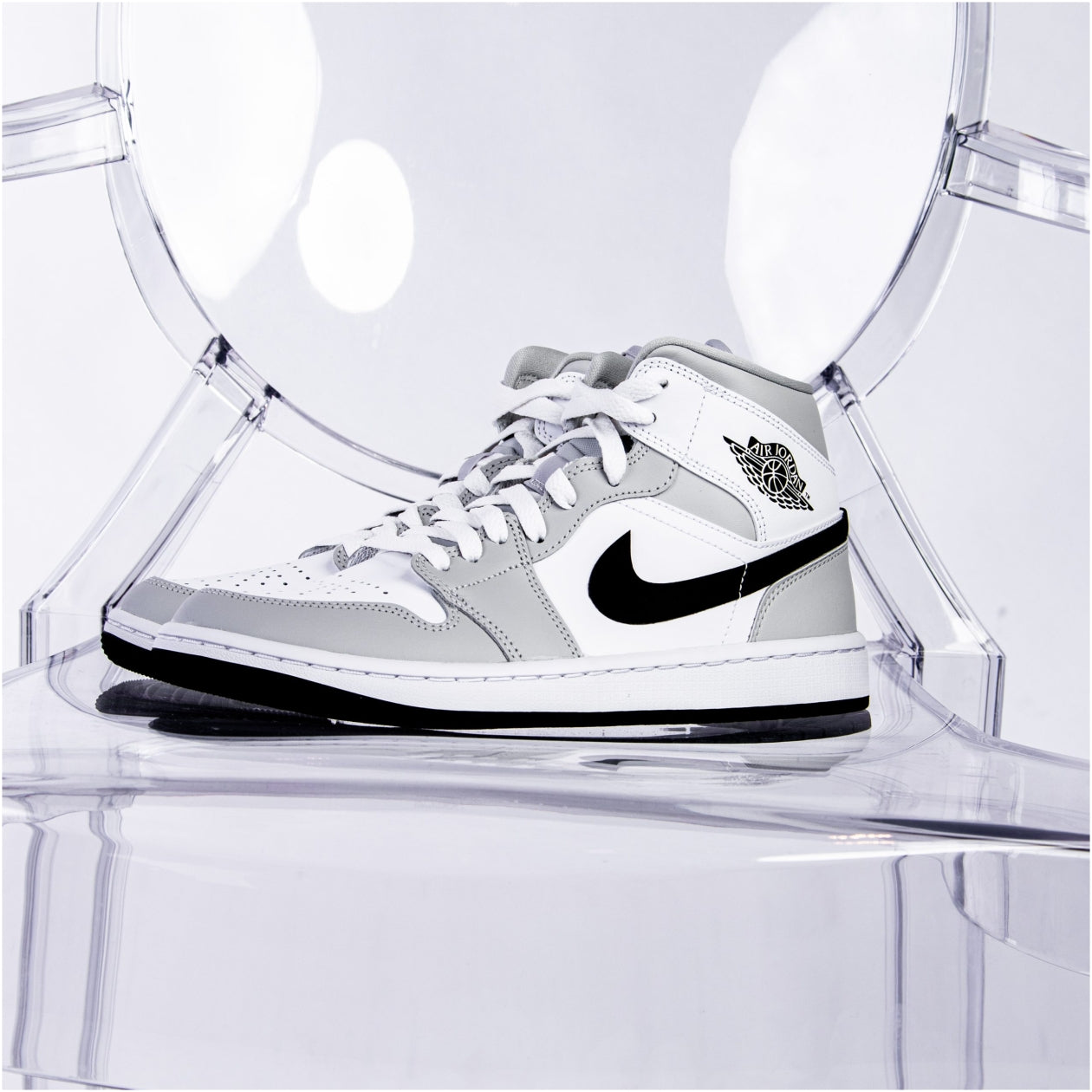 Air Jordan 1 Mid Smoke Grey Light