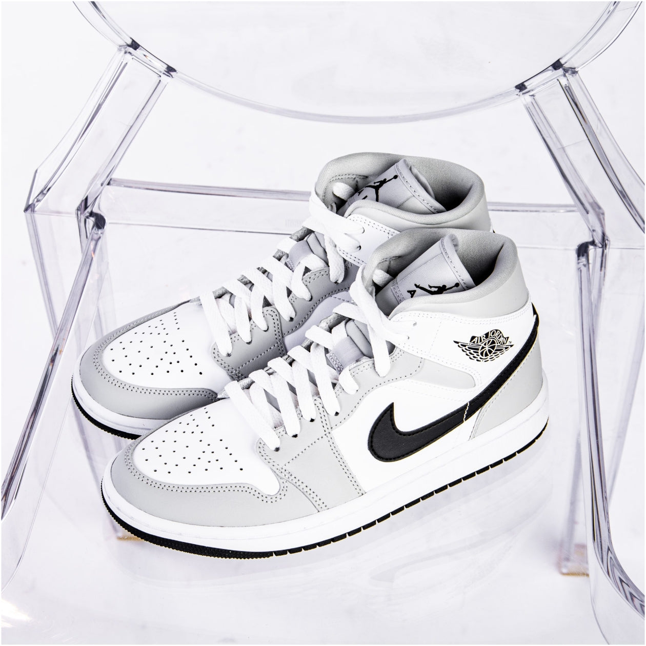 Air Jordan 1 Mid Smoke Grey Light